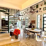 By Calamari Homes - El Porvenir 402 Walled City