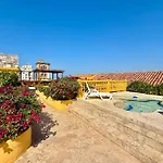 By Calamari Homes - El Porvenir 402 Walled City