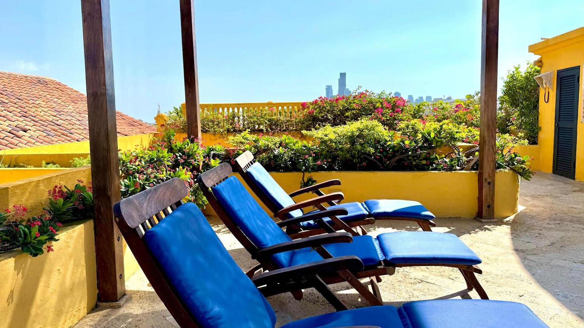 By Calamari Homes - El Porvenir 402 Walled Cartagena