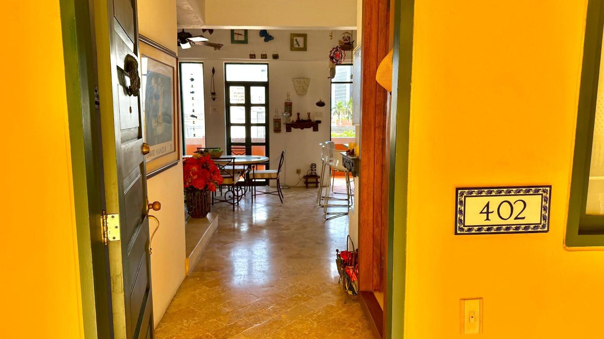 By Calamari Homes - El Porvenir 402 Walled Apartment