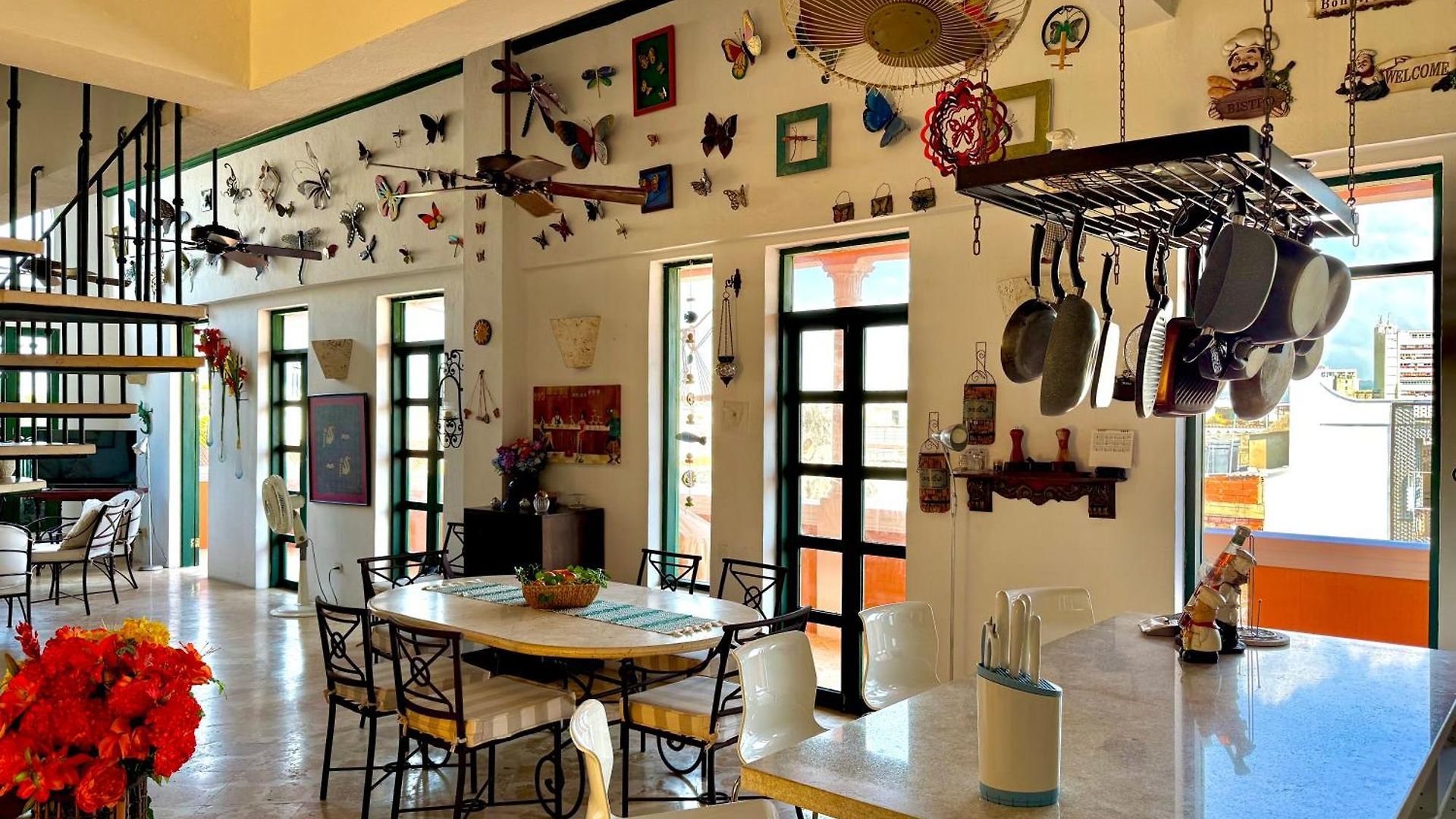 By Calamari Homes - El Porvenir 402 Walled Apartment *