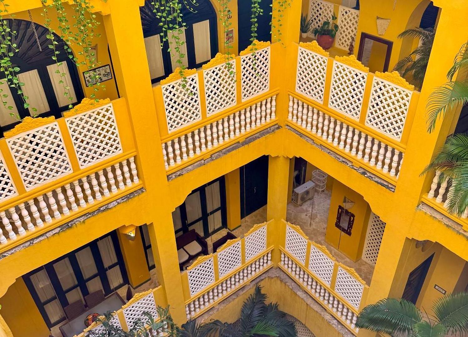 By Calamari Homes - El Porvenir 402 Walled Apartment *