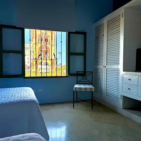 By Calamari Homes - El Porvenir 402 Walled Apartment