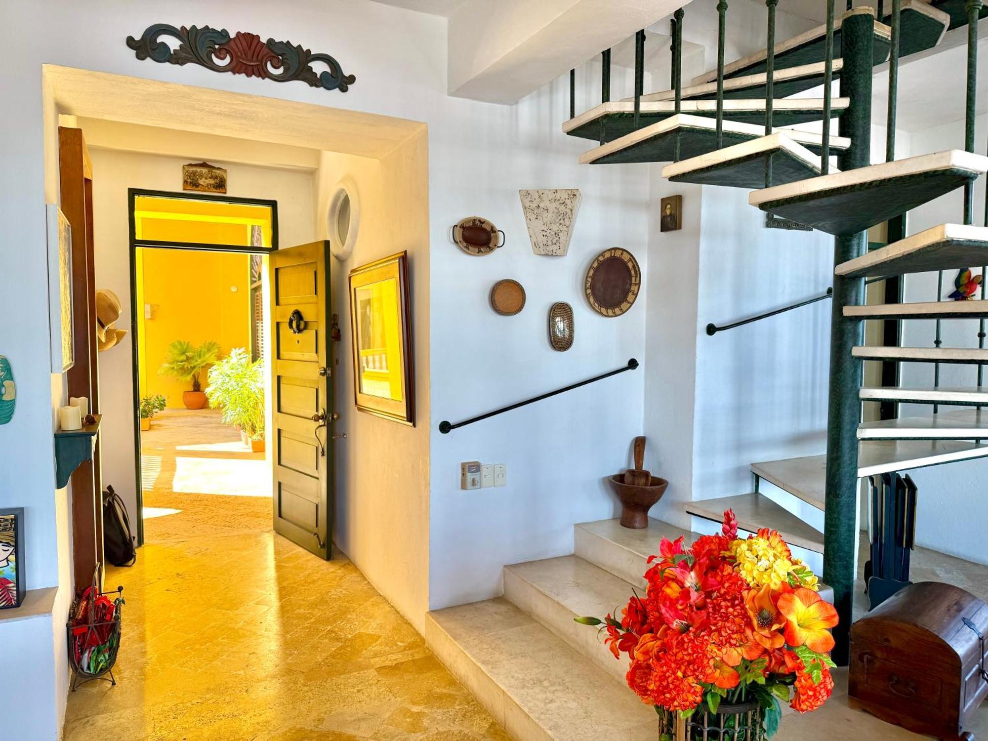 By Calamari Homes - El Porvenir 402 Walled Apartamento