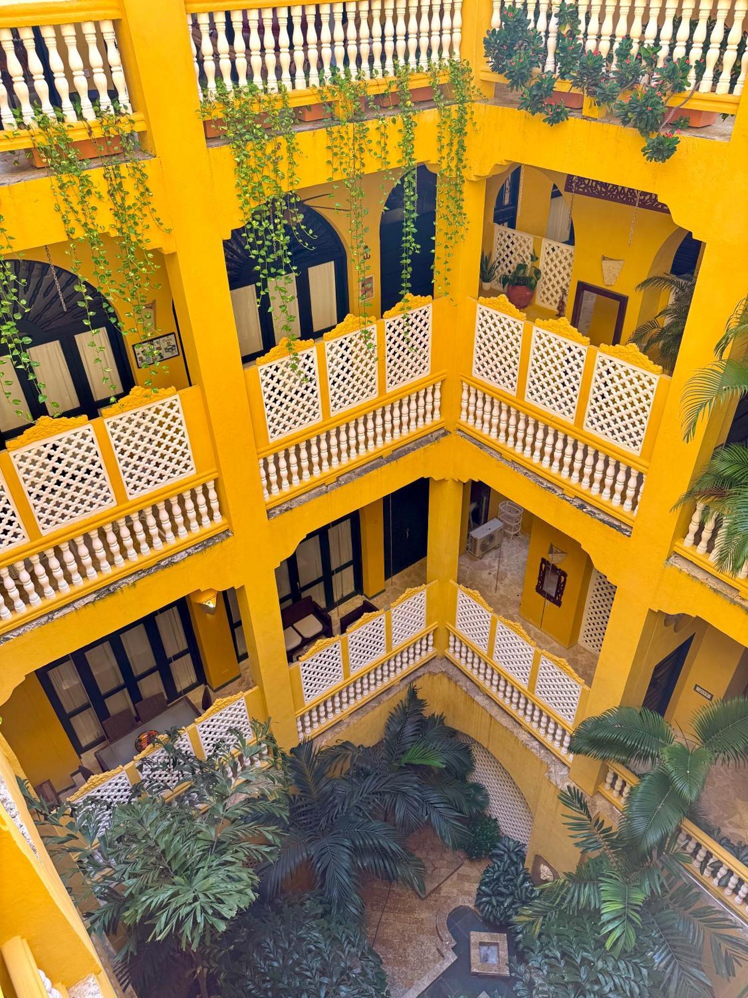 By Calamari Homes - El Porvenir 402 Walled Apartamento *